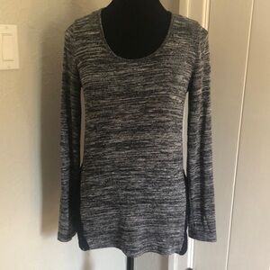 Ladies Forever 21 Long Sleeve Sweater - Size Small